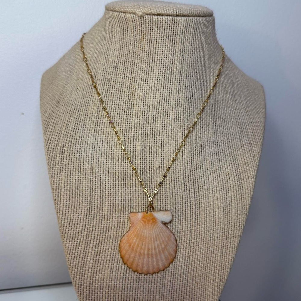 Gold Shell Pendant Necklace